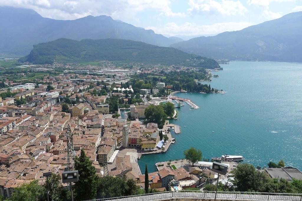 Casa Filippo Large 3 Room Apartment, Close To The Beach, Free Wifi Internet Riva del Garda Esterno foto